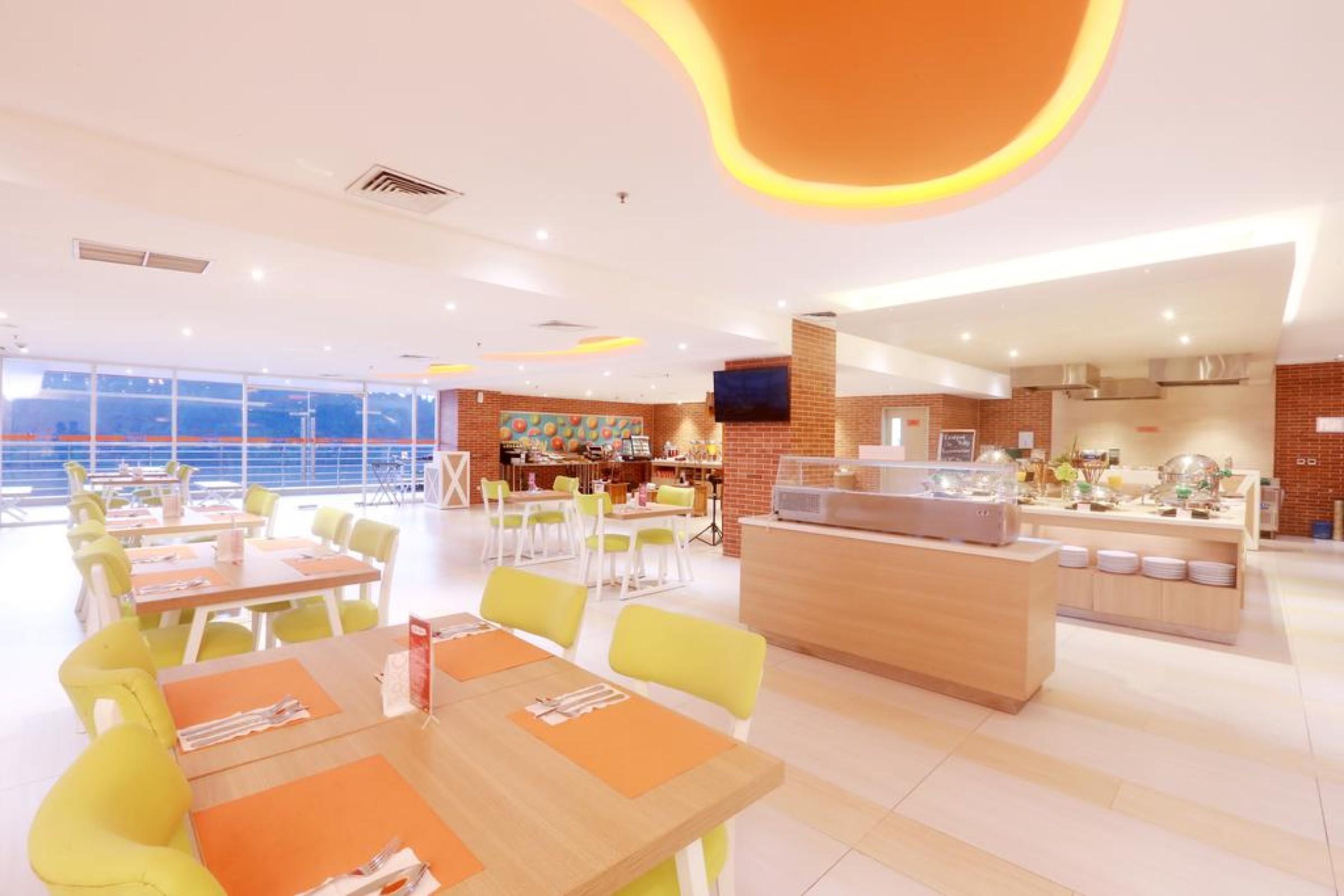 HARRIS Hotel Samarinda Buitenkant foto