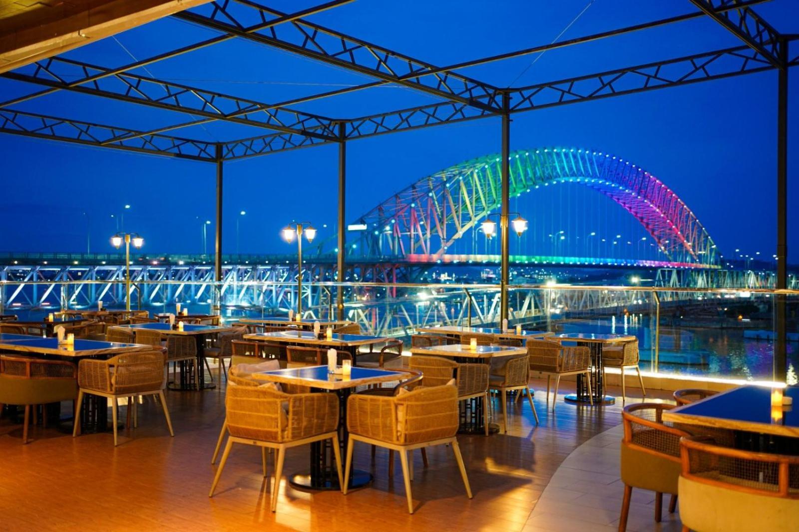 HARRIS Hotel Samarinda Buitenkant foto