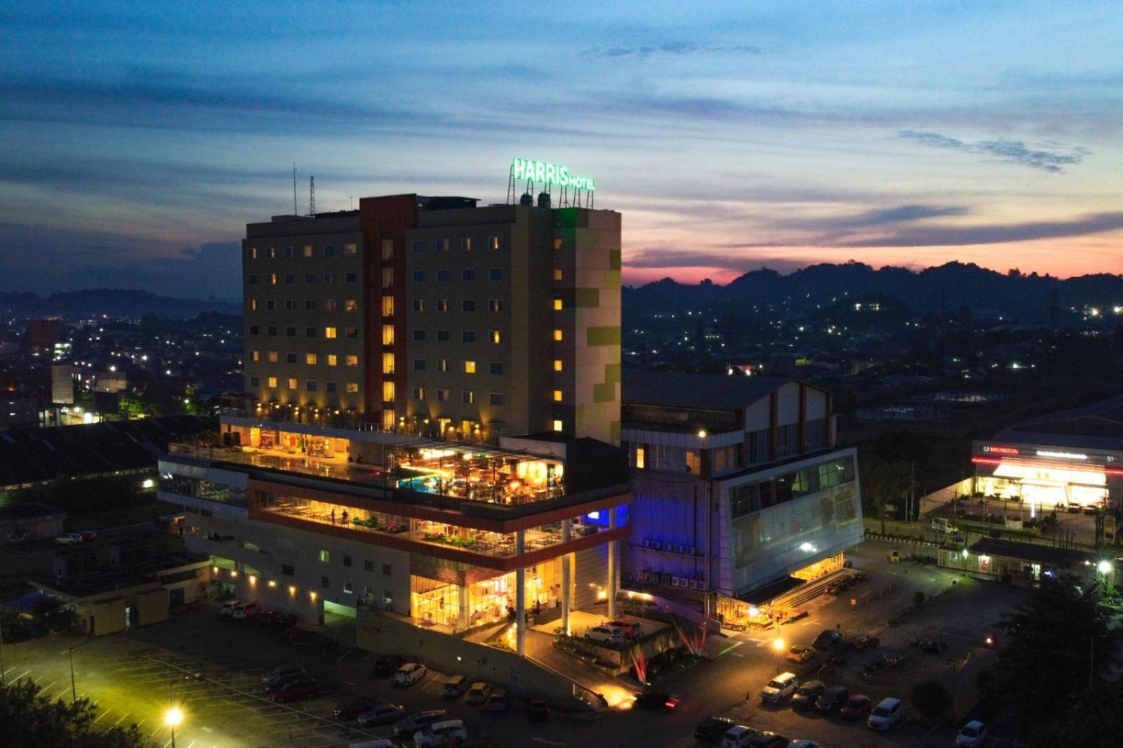 HARRIS Hotel Samarinda Buitenkant foto