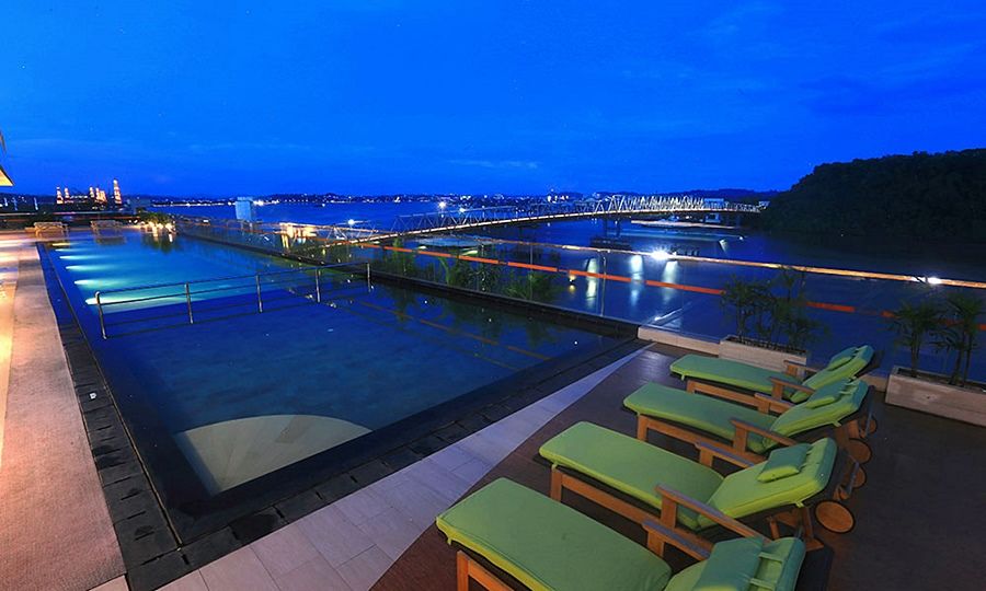 HARRIS Hotel Samarinda Buitenkant foto